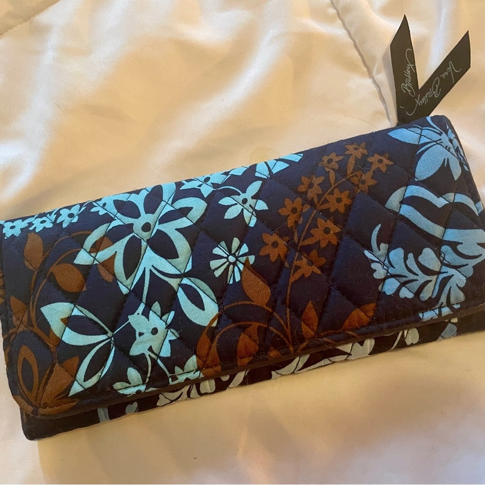Vera Bradley tri-fold clutch wallet